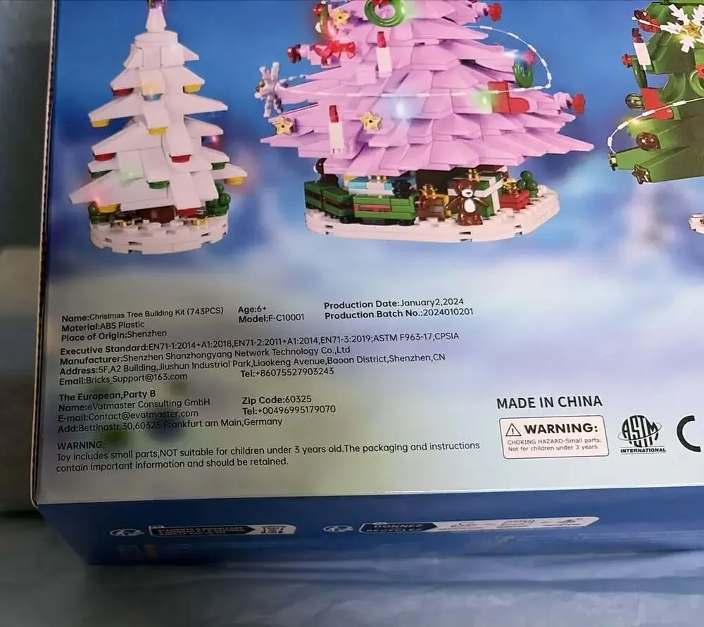 Christmas Tree Building Kit with Lights (743 PCS)
